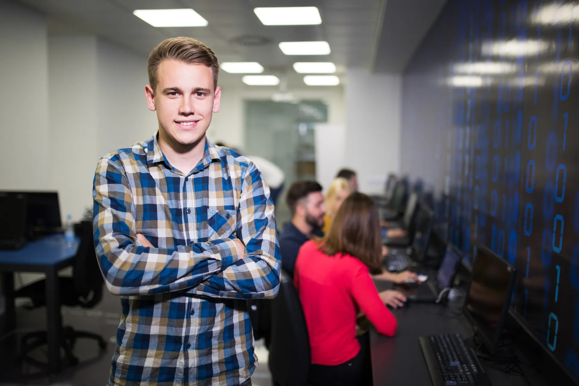 Zierbild zur Veranschaulichung des Dualen Studiengangs Informatik oder Wirtschaftsinformatik